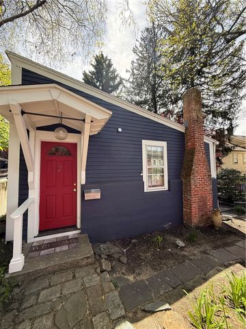 2 Burrs Lane, Providence, RI 02904