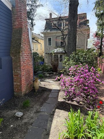 2 Burrs Lane, Providence, RI 02904