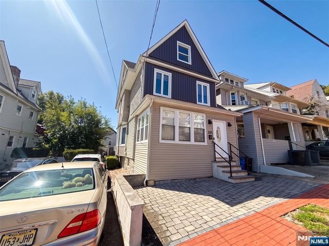 20 Valley Place, Edgewater, NJ 07020