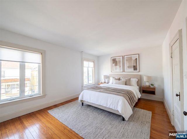 20 Valley Place, Edgewater, NJ 07020