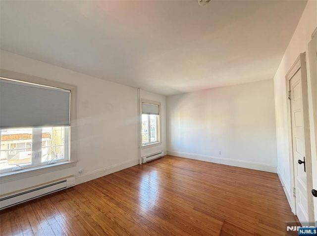 20 Valley Place, Edgewater, NJ 07020