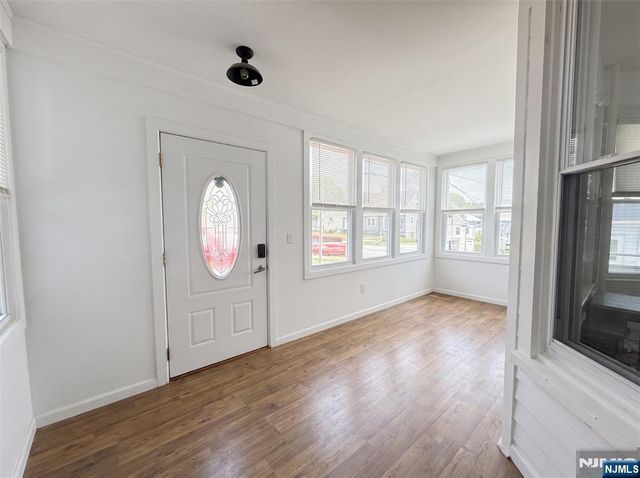 20 Valley Place, Edgewater, NJ 07020