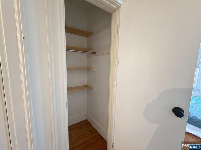 20 Valley Place, Edgewater, NJ 07020