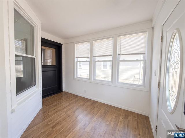 20 Valley Place, Edgewater, NJ 07020