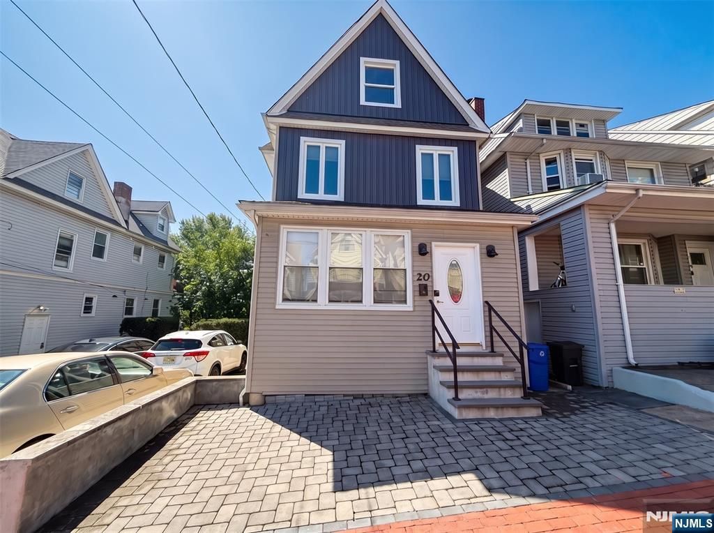 20 Valley Place, Edgewater, NJ 07020