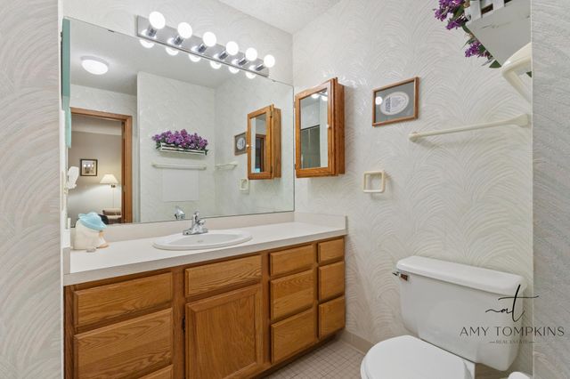 8025 Xerxes Avenue S 112, Bloomington, MN 55431