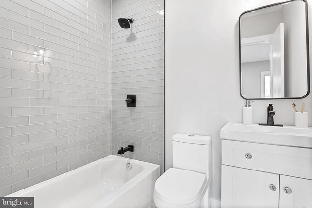 1013 17TH PL NE #2, Washington, DC 20002