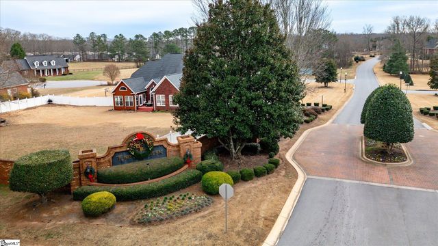 377 Benford Drive, Boiling Springs, SC 29316