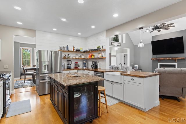 1240 W Carleton Road, Adrian, MI 49221