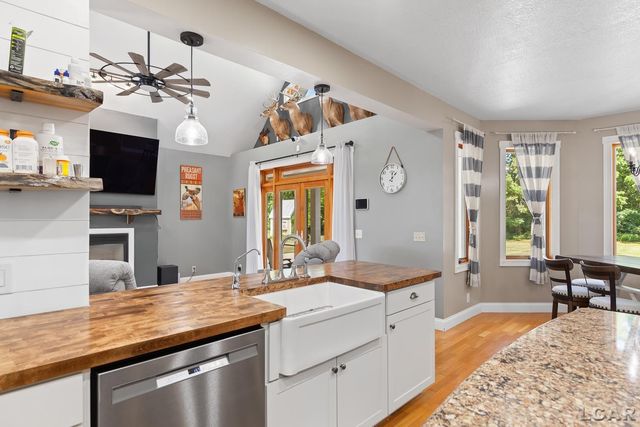 1240 W Carleton Road, Adrian, MI 49221