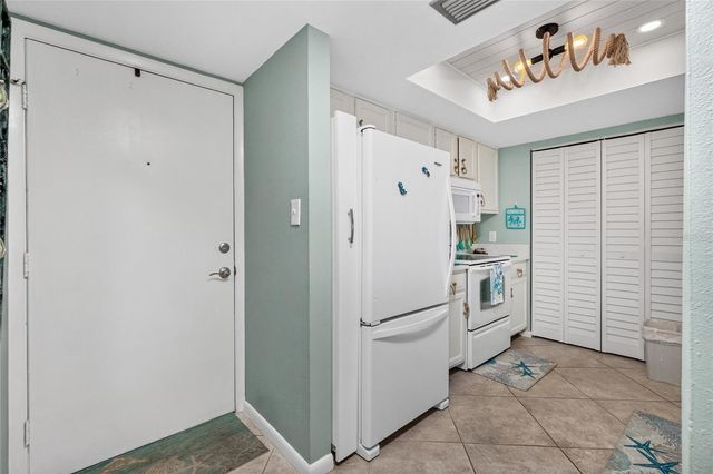 25188 MARION AVENUE F207, Punta Gorda, FL 33950