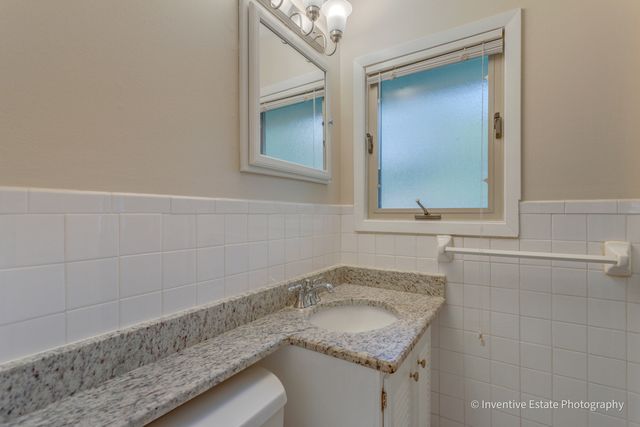 825 Oxford Street, Downers Grove, IL 60516