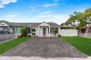 4042 NW 181st Ln, Miami Gardens, FL 33055
