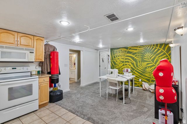 2713 S HIGHLAND DR, Salt Lake City, UT 84106