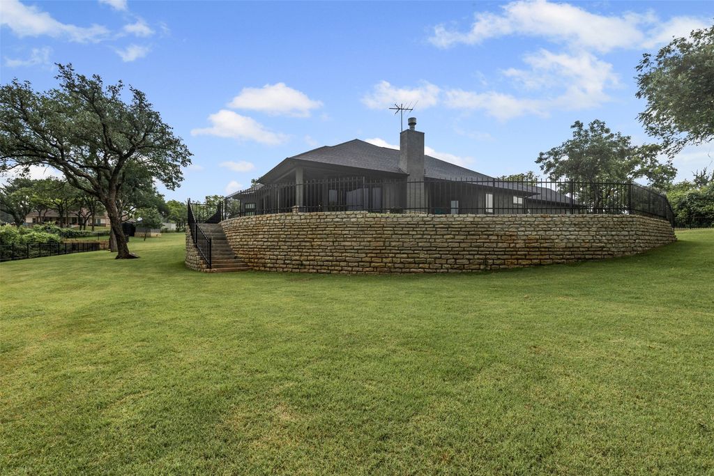 2100 Gene Court, Granbury, TX 76048
