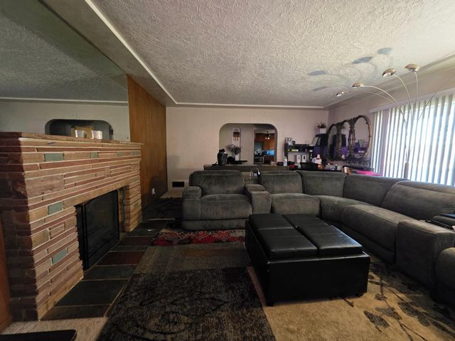 2010 W Kearney Boulevard, Fresno, CA 93706