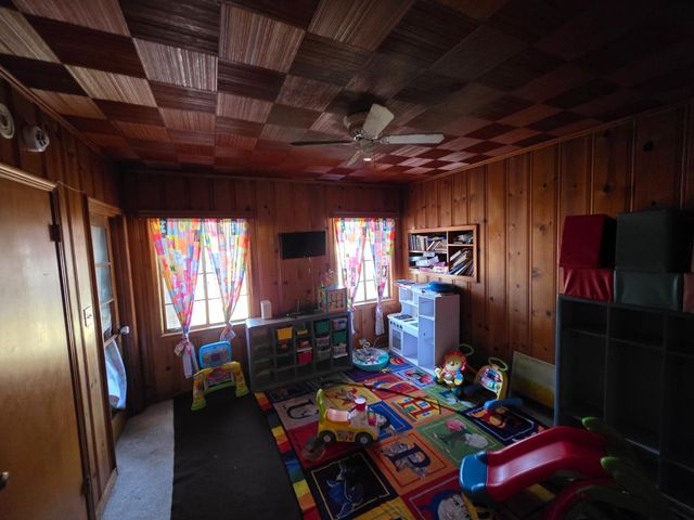 2010 W Kearney Boulevard, Fresno, CA 93706