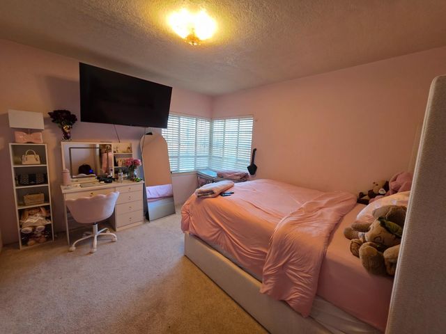 2010 W Kearney Boulevard, Fresno, CA 93706