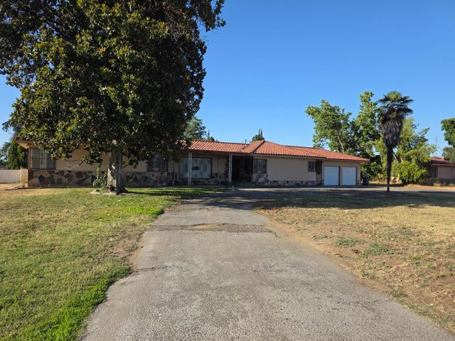 2010 W Kearney Boulevard, Fresno, CA 93706
