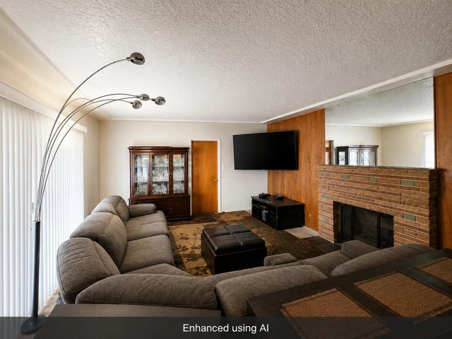 2010 W Kearney Boulevard, Fresno, CA 93706
