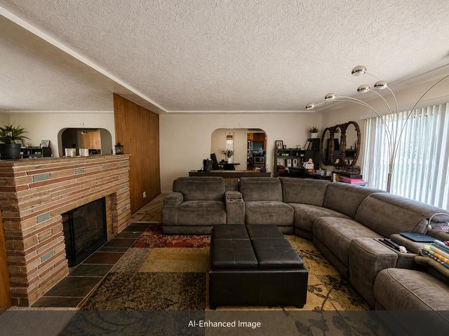2010 W Kearney Boulevard, Fresno, CA 93706