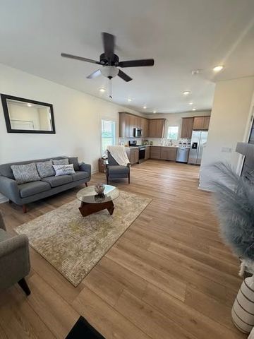 1677 22nd Avenue SE, Altoona, IA 50009