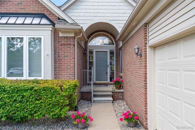 49468 N Glacier, Northville Township, MI 48168