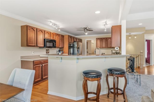 49468 N Glacier, Northville Township, MI 48168