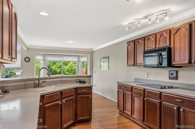 49468 N Glacier, Northville Township, MI 48168