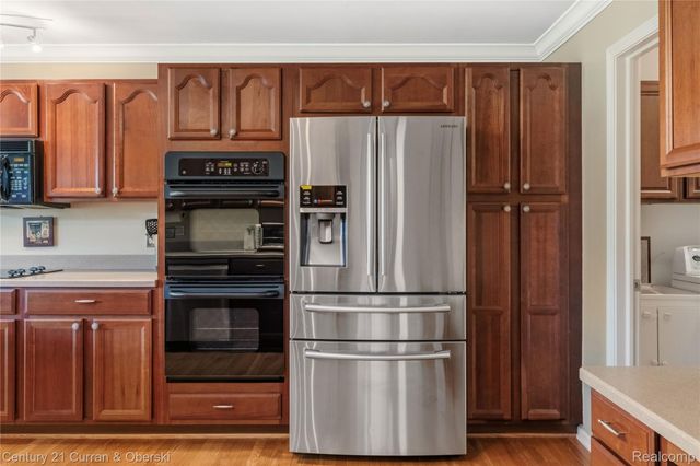 49468 N Glacier, Northville Township, MI 48168