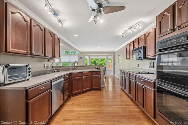 49468 N Glacier, Northville Township, MI 48168