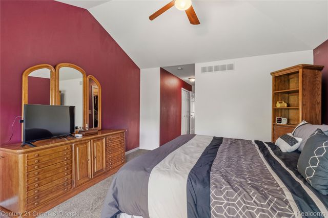 49468 N Glacier, Northville Township, MI 48168
