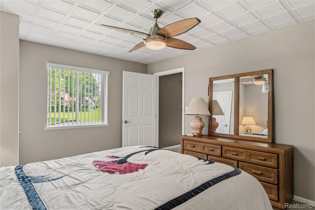 49468 N Glacier, Northville Township, MI 48168