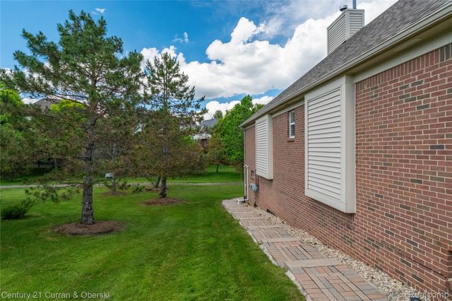 49468 N Glacier, Northville Township, MI 48168