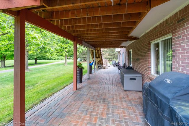 49468 N Glacier, Northville Township, MI 48168