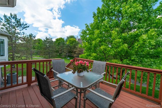 49468 N Glacier, Northville Township, MI 48168