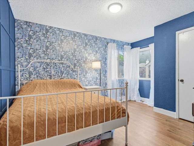 227 Valley Spring Drive, Arlington, TX 76018