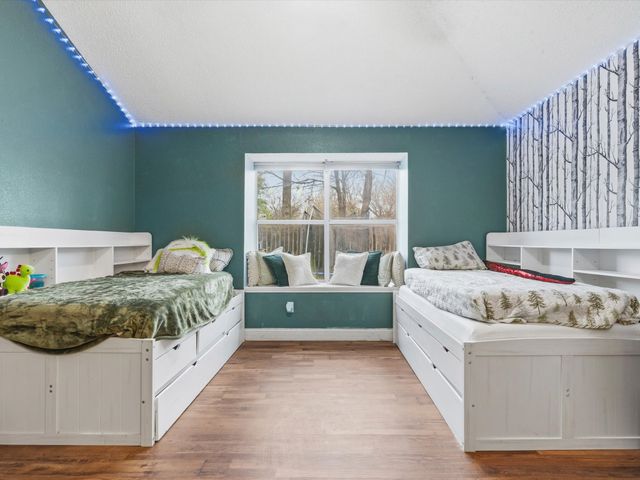 227 Valley Spring Drive, Arlington, TX 76018