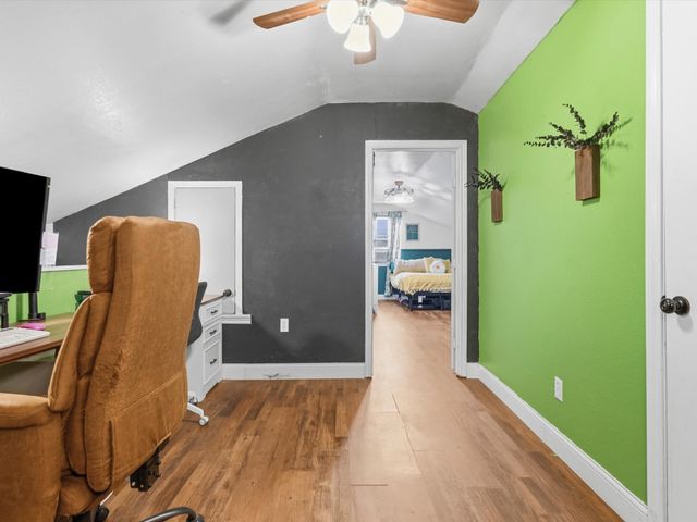 227 Valley Spring Drive, Arlington, TX 76018