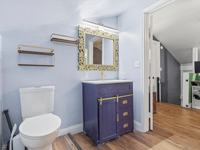 227 Valley Spring Drive, Arlington, TX 76018