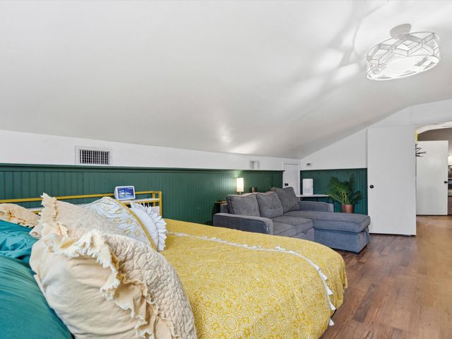 227 Valley Spring Drive, Arlington, TX 76018