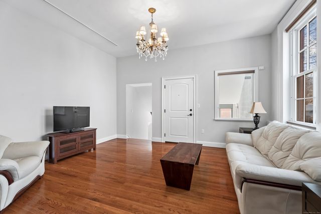 576 Chapel Street APT 4, New Haven, CT 06511
