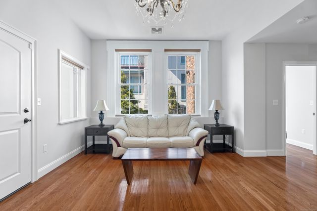 576 Chapel Street APT 4, New Haven, CT 06511