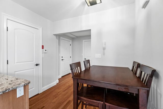 576 Chapel Street APT 4, New Haven, CT 06511