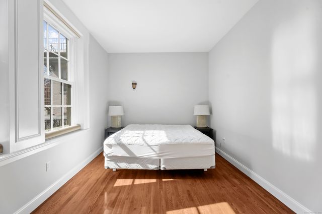 576 Chapel Street APT 4, New Haven, CT 06511