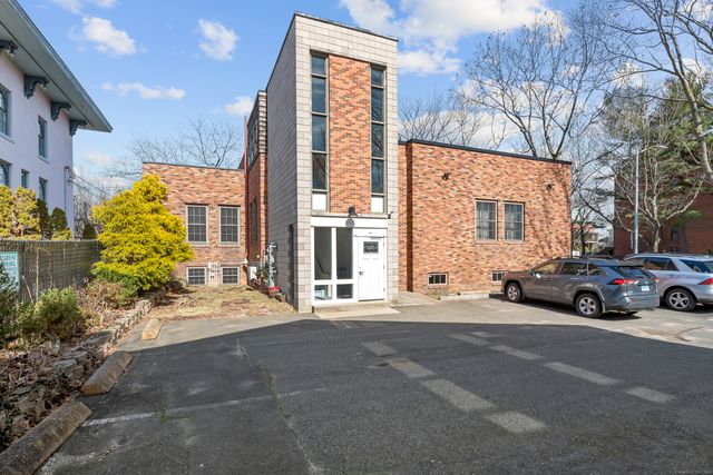 576 Chapel Street APT 4, New Haven, CT 06511