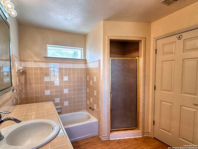 1208 CYPRESS CREEK RD, Kerrville, TX 78028