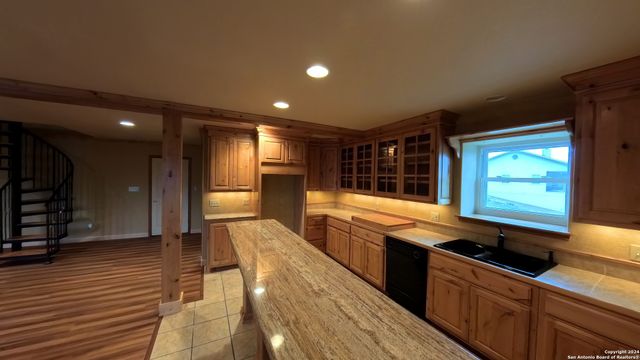 1208 CYPRESS CREEK RD, Kerrville, TX 78028