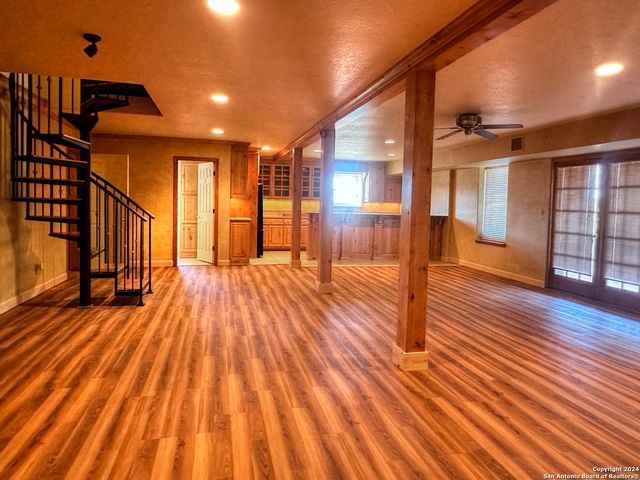 1208 CYPRESS CREEK RD, Kerrville, TX 78028