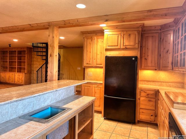1208 CYPRESS CREEK RD, Kerrville, TX 78028